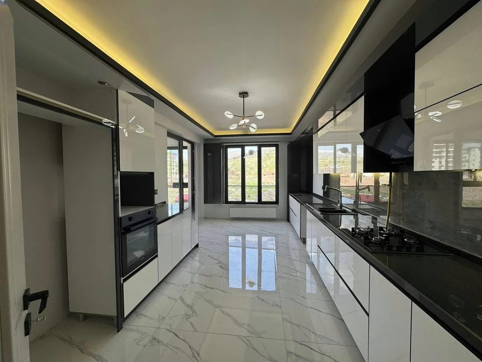 Palandöken Müftü Solakzade'de 192 m² Satılık Daire - 1