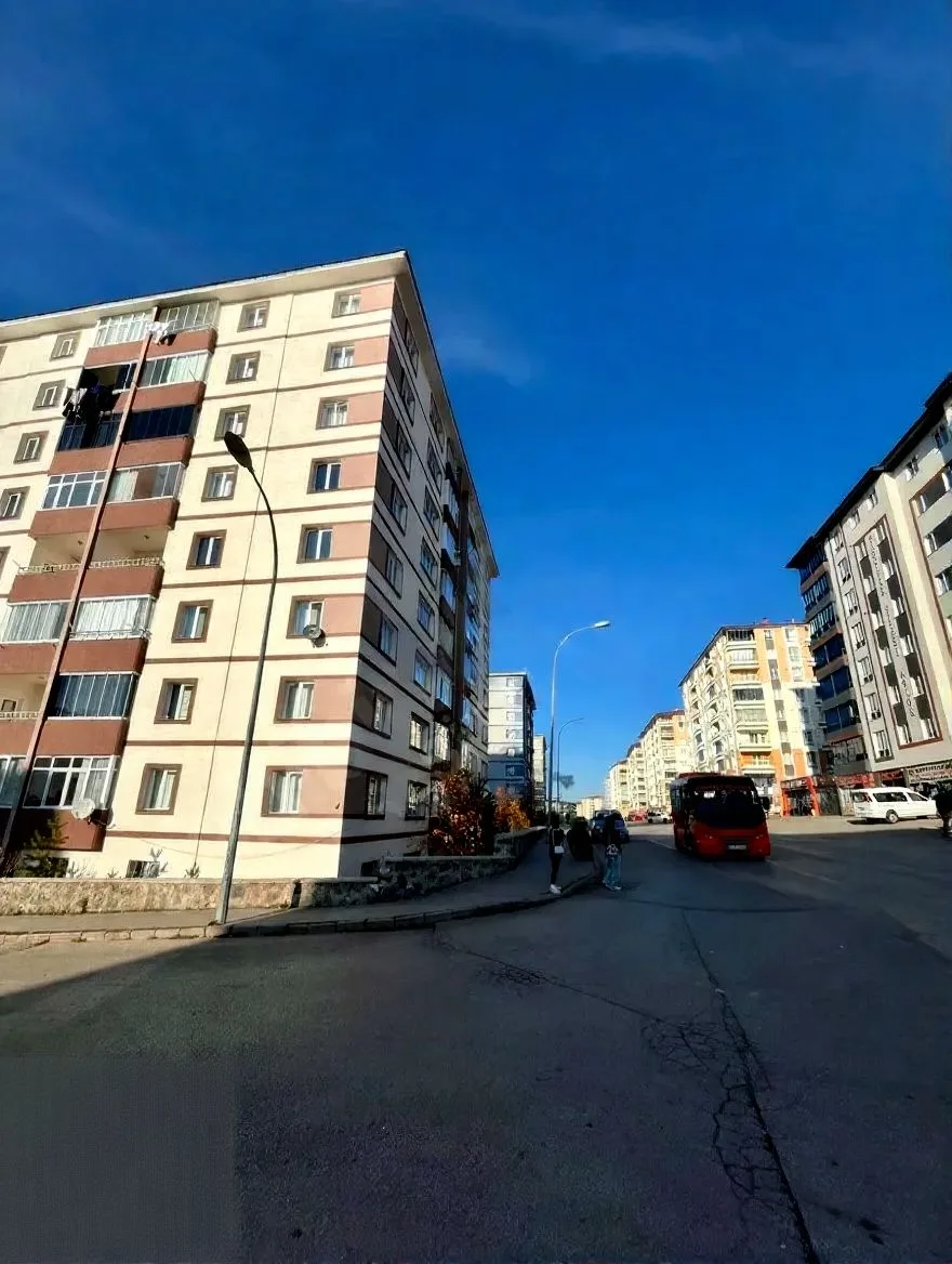 ERZURUM KİRALIK MERKEZİ ISITMALI 3+1 DAİRE | 175M² YAKUTIYE - Fotoğraf 8