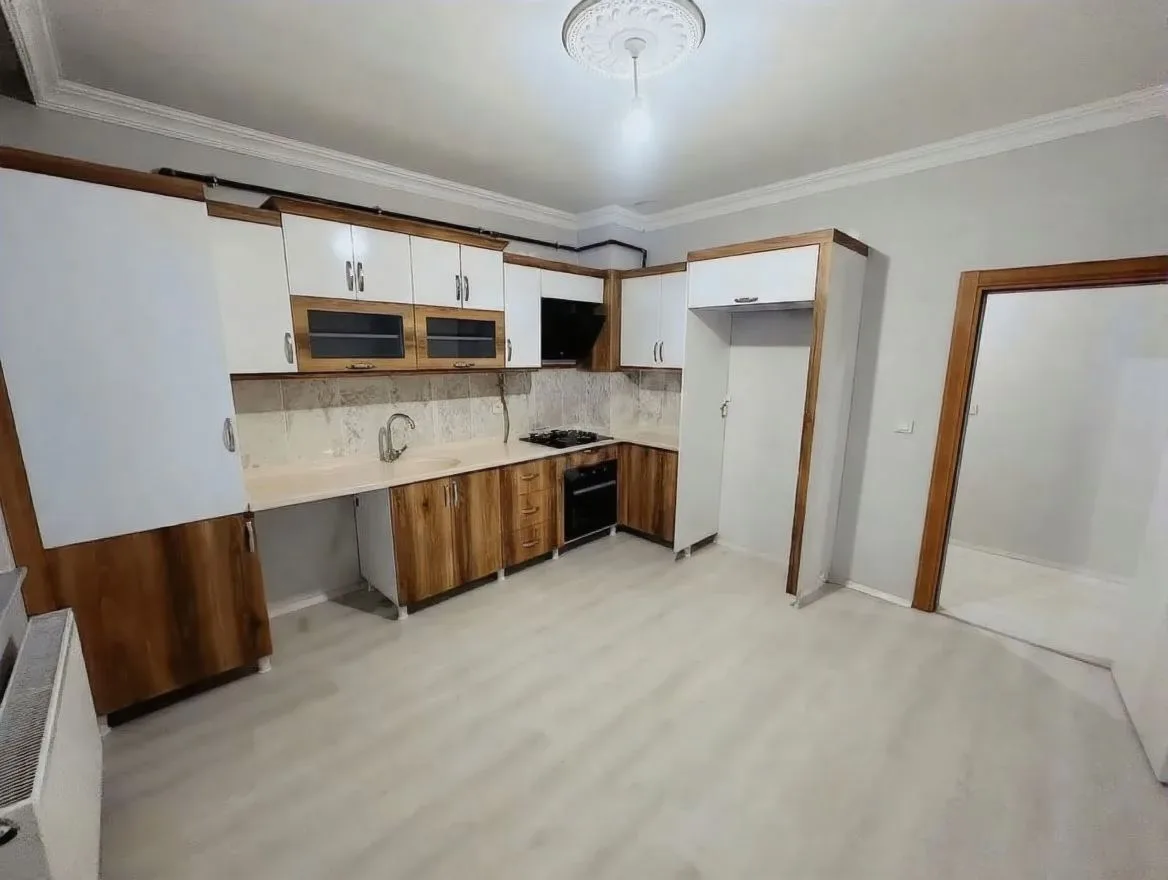 ERZURUM KİRALIK 3+1 DAİRE ARA/8 KAT 145M² YAKUTIYE
