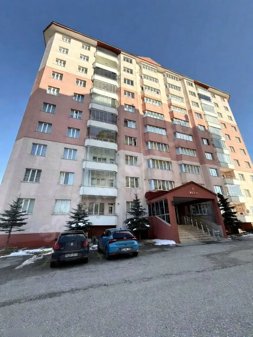 ERZURUM YAKUTIYE KİRALIK 4+1 DAİRE 220M² MERKEZİ ISITMALI
