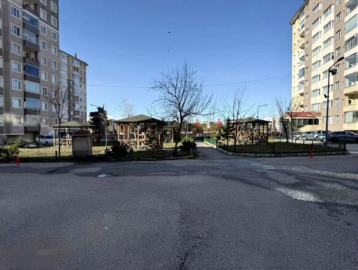 ERZURUM YAKUTIYE KİRALIK 4+1 DAİRE 220M² MERKEZİ ISITMALI