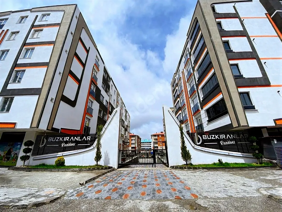 ERZURUM SATILIK 4+1 DAİRE GİRİŞ KAT KAT 186M² PALANDÖKEN