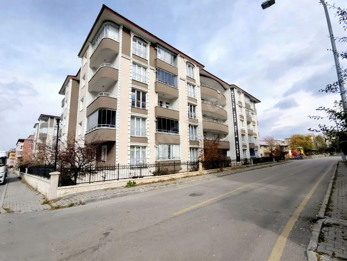 185M² ERZURUM SATILIK 3+1 DAİRE YAKUTIYE MERKEZİ ISITMALI