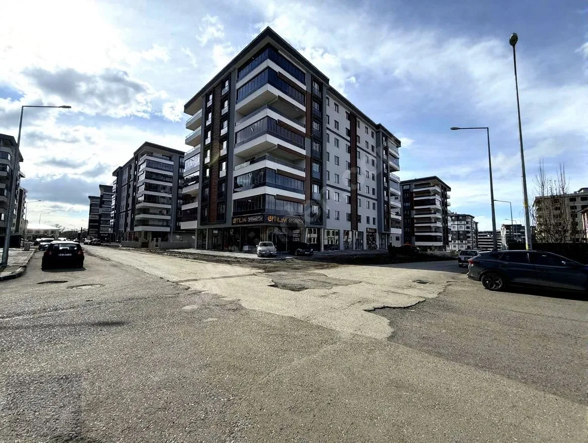 4+1 SATILIK DAİRE ERZURUM/YAKUTIYE 190M² ÇATI KATI