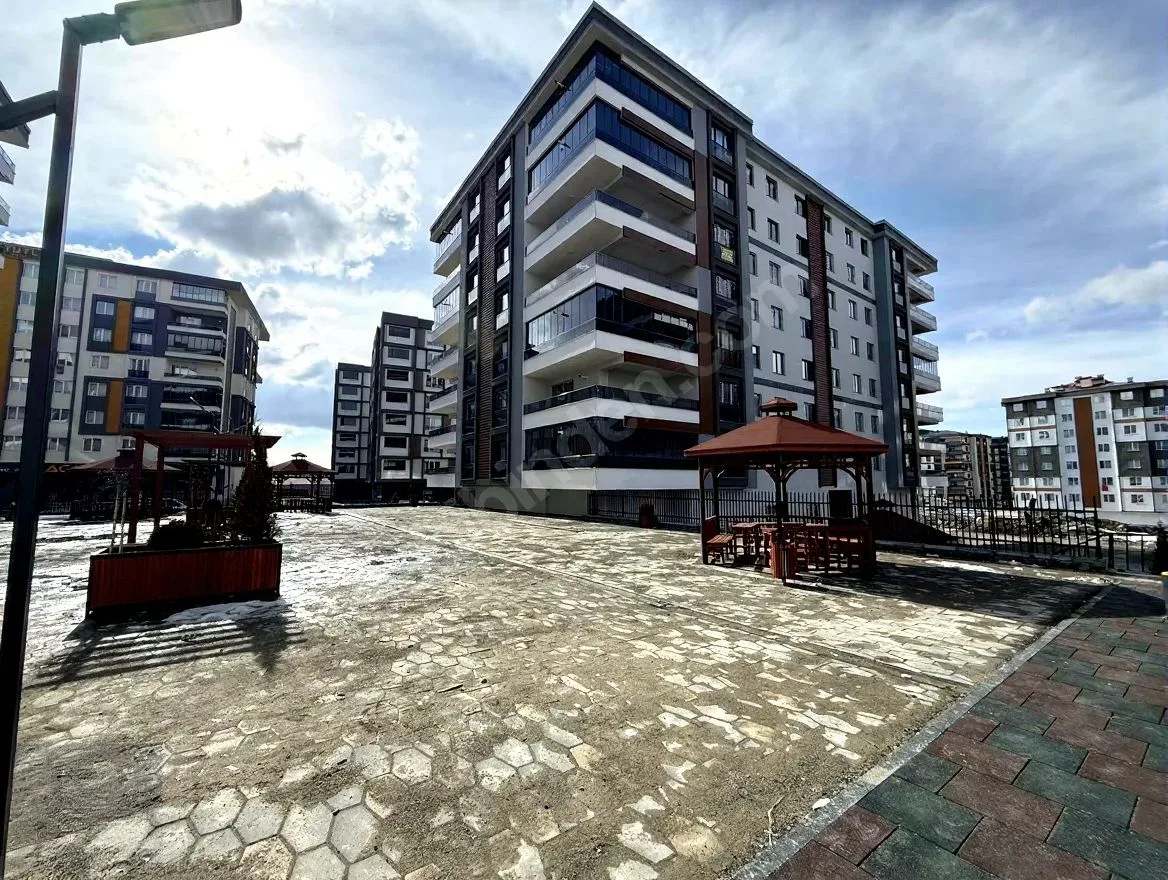 4+1 SATILIK DAİRE ERZURUM/YAKUTIYE 190M² ÇATI KATI
