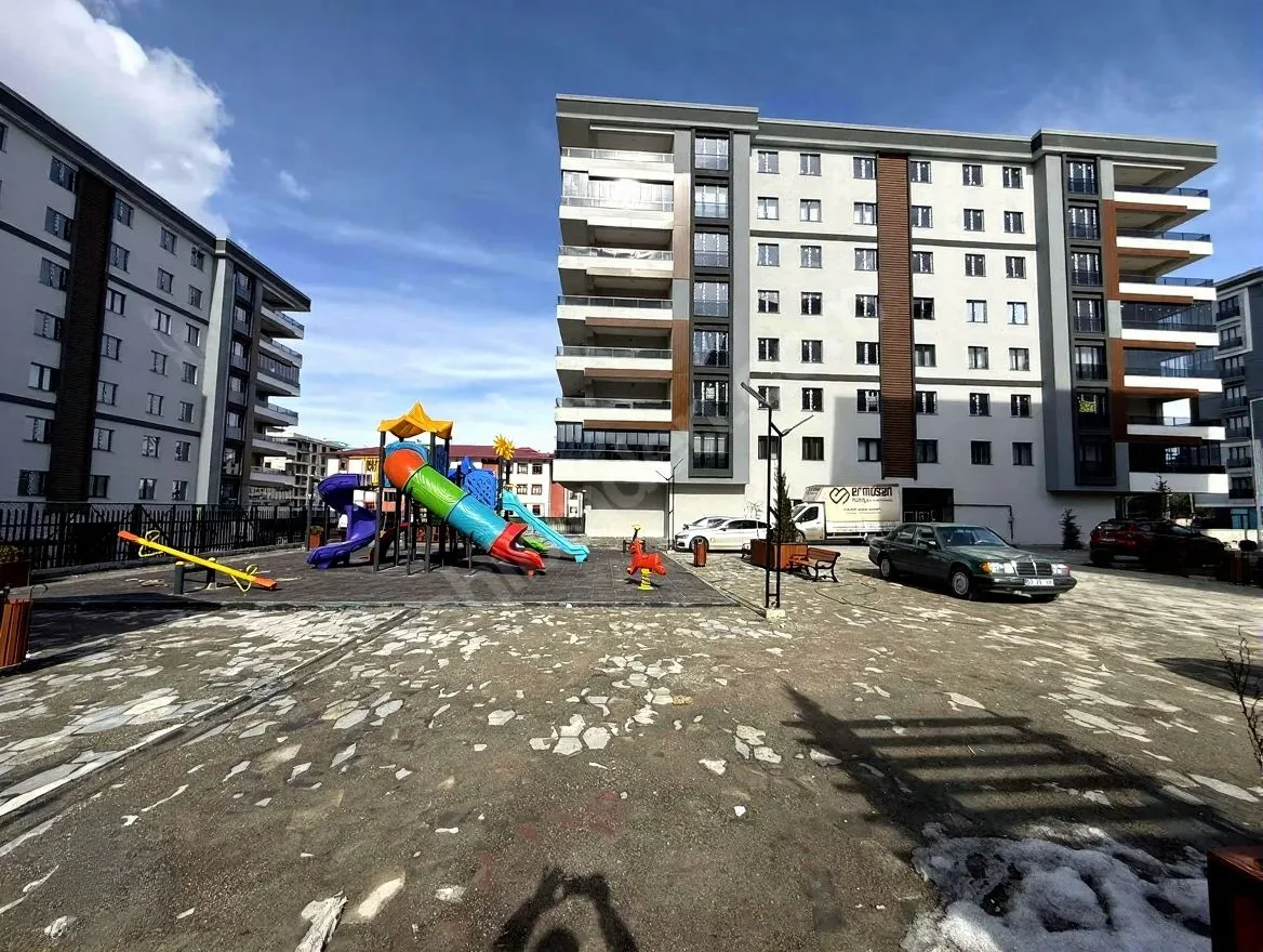 4+1 SATILIK DAİRE ERZURUM/YAKUTIYE 190M² ÇATI KATI