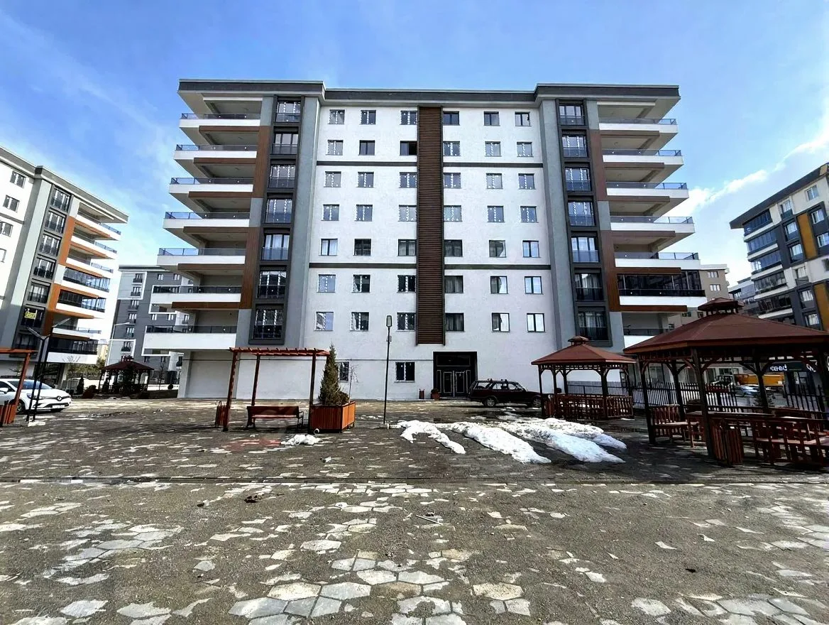 ERZURUM SATILIK 4+1 DAİRE ARA/7 KAT 190M² YAKUTIYE