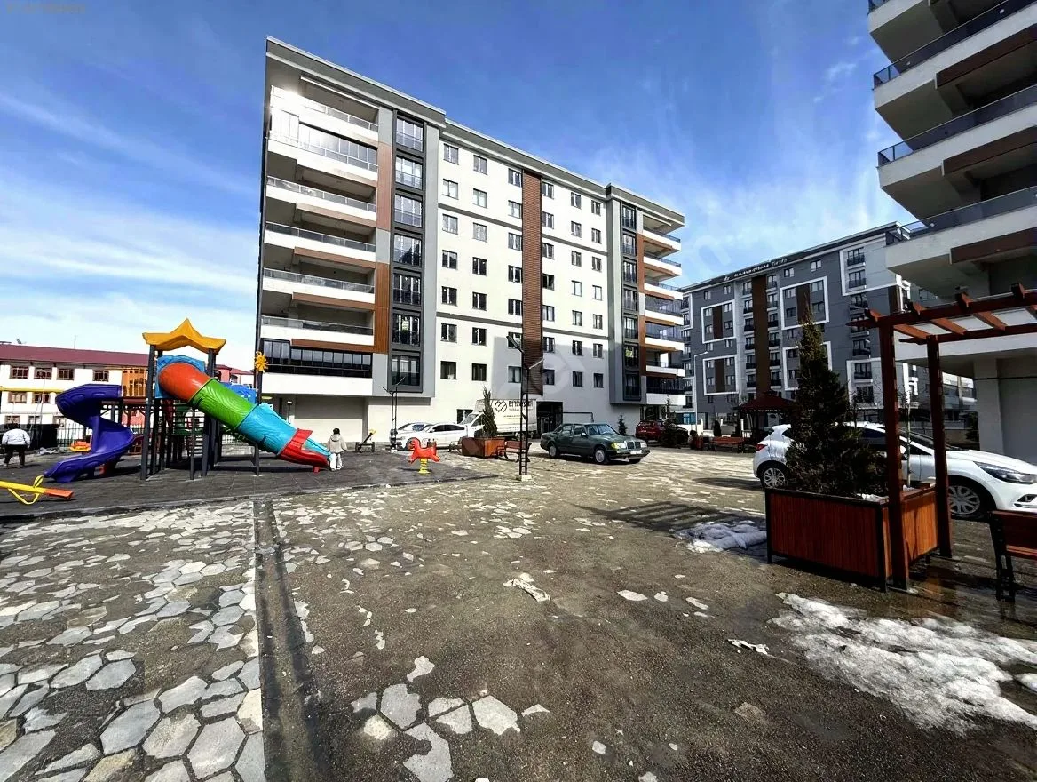 ERZURUM SATILIK 4+1 DAİRE ARA/7 KAT 190M² YAKUTIYE