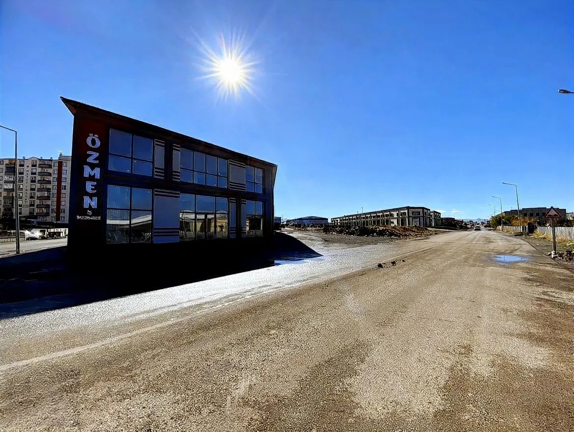 ERZURUM YAKUTIYE KURTULUŞ MH. SATILIK DÜKKAN 450M²