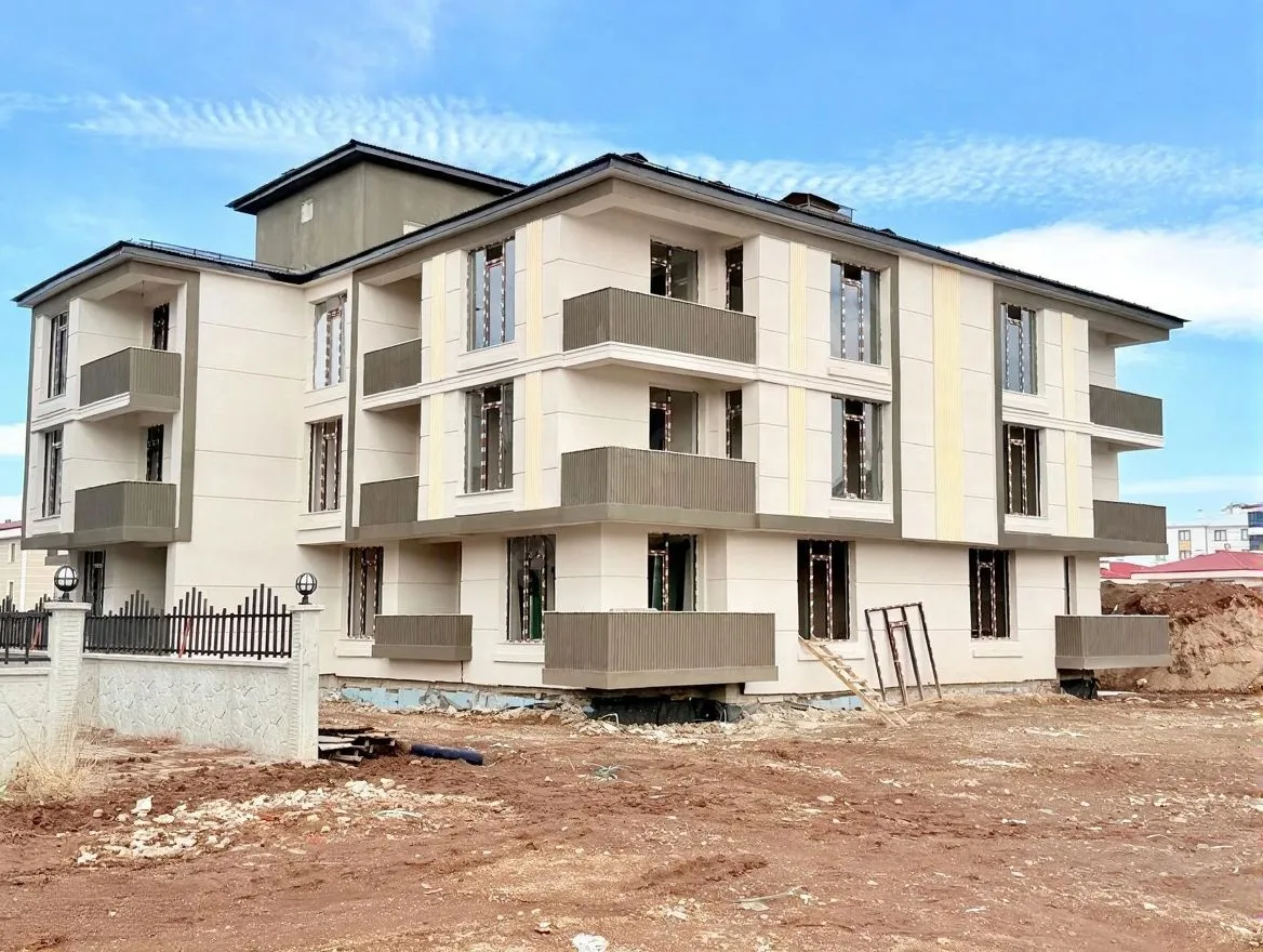 1+1 SATILIK DAİRE ERZURUM/AZIZIYE 46M² ÇATI KATI - 1