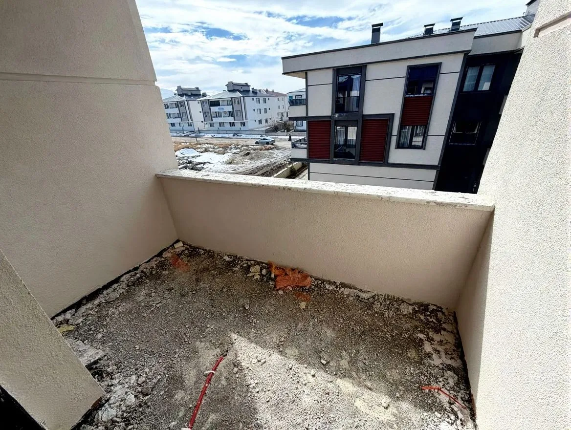 1+1 SATILIK DAİRE ERZURUM/AZIZIYE 46M² ÇATI KATI - Fotoğraf 11