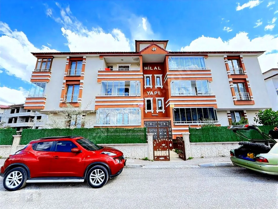 ERZURUM SATILIK 3+1 DAİRE ARA/3 KAT 135M² AZIZIYE