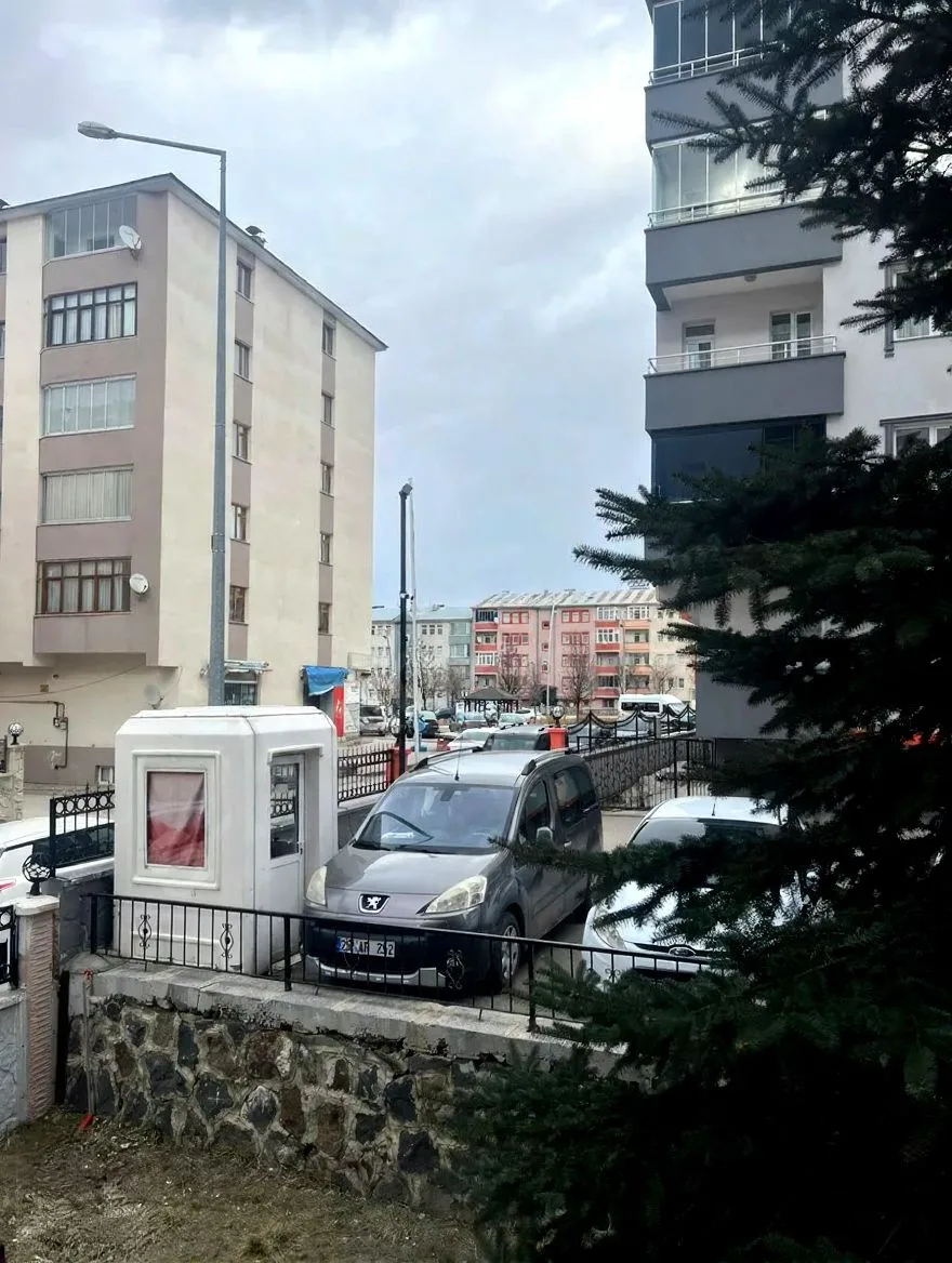 ERZURUM SATILIK 3+1 DAİRE | YAKUTIYE 120M² MERKEZİ ISITMALI - Fotoğraf 18