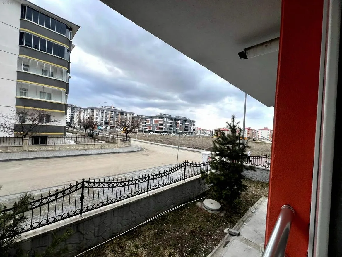 ERZURUM SATILIK 3+1 DAİRE | YAKUTIYE 120M² MERKEZİ ISITMALI - Fotoğraf 20