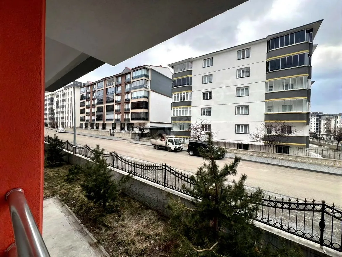 ERZURUM SATILIK 3+1 DAİRE | YAKUTIYE 120M² MERKEZİ ISITMALI - Fotoğraf 21
